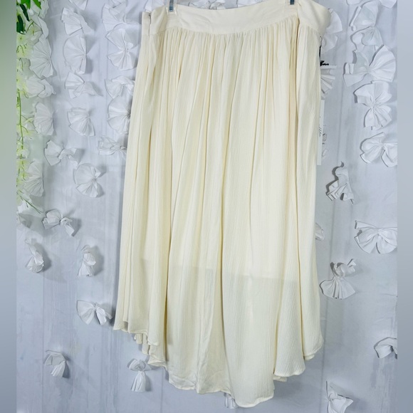 New Ivory Cream Draped Midi Skirt Express LimitedEdition Size Large - Picture 8 of 13